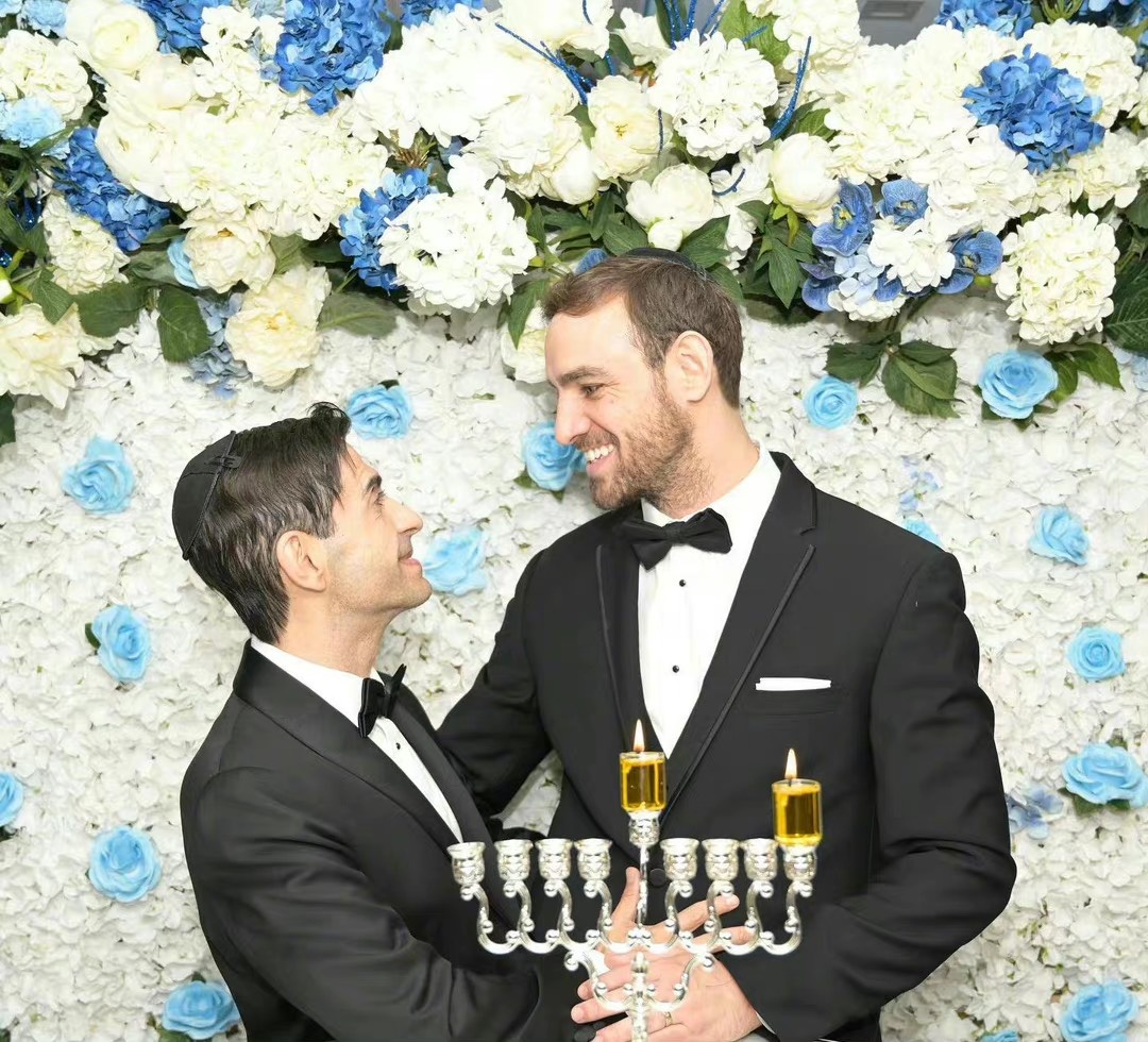 Benjamin Schwartz kết hôn ảnh 3 Benjamin Schwartz ket hon anh 3