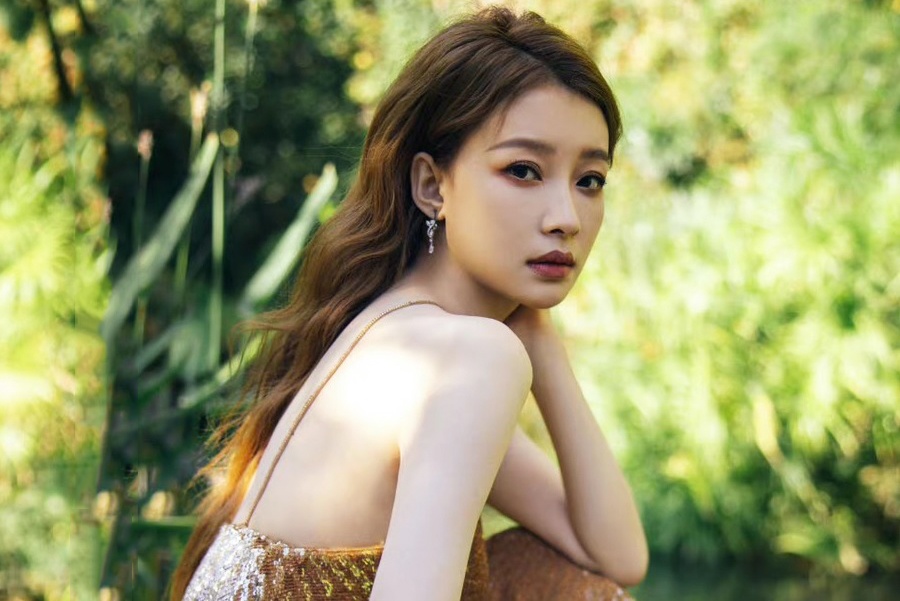 Ton Di van song chung nha voi chong cu sau ly hon hinh anh