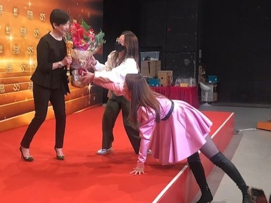 A hau Lu Tue Nghi bi chi trich vi hanh dong phan cam hinh anh