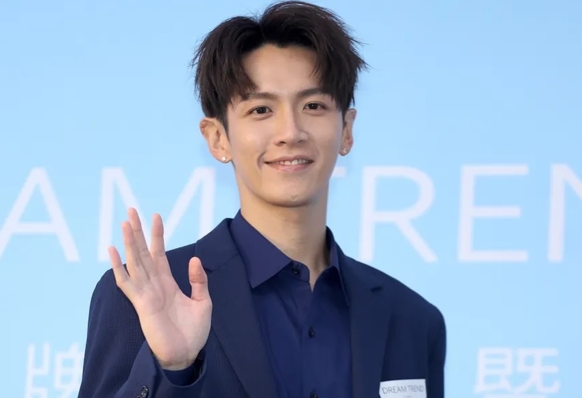 Kha Chan Dong bien dang guong mat vi su co no may bay khong nguoi lai hinh anh