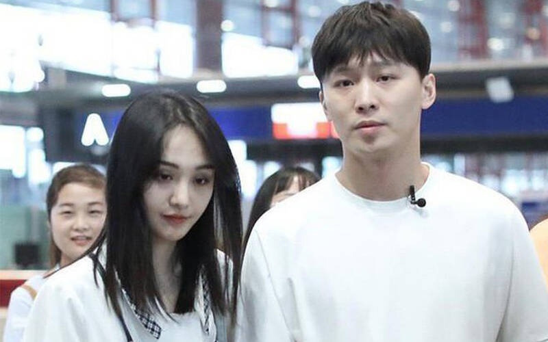 Trinh Sang bi ban trai cu to xin tro cap nguoi ngheo cho con hinh anh