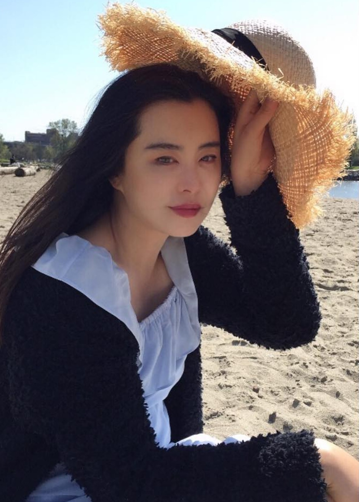 Vuong To Hien tai san anh 1