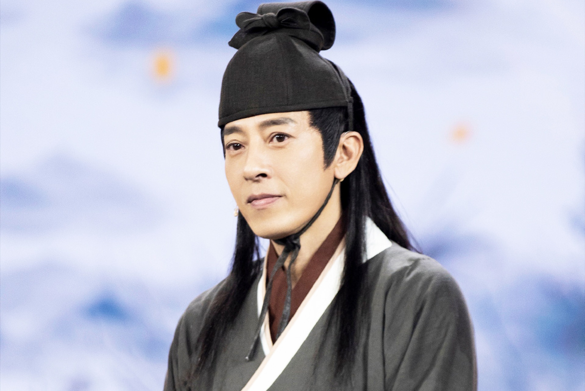 Lu Tung Hien giai thich ve tin don bi dai gia Hong Kong tra thu tinh hinh anh