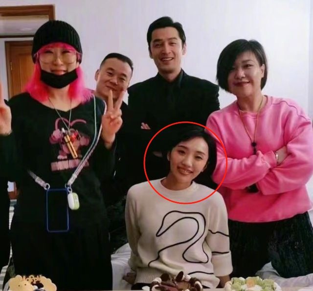 Sao Trung cưới trợ lý ảnh 3 Sao Trung cuoi tro ly anh 3