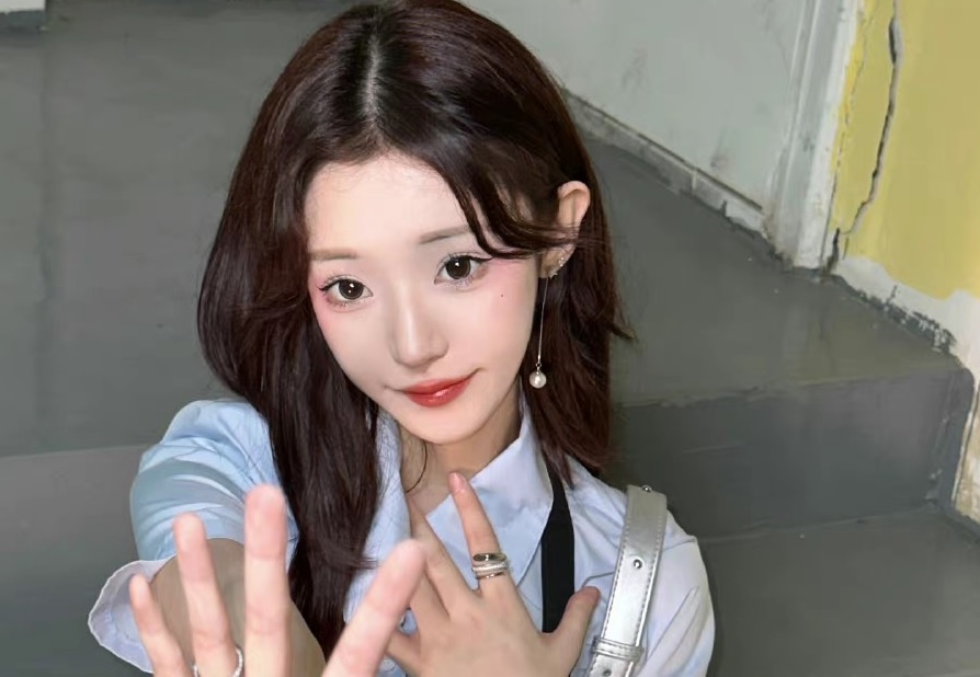 Hot girl tung he chuyen ga tinh doi vai dien trong showbiz Trung Quoc hinh anh