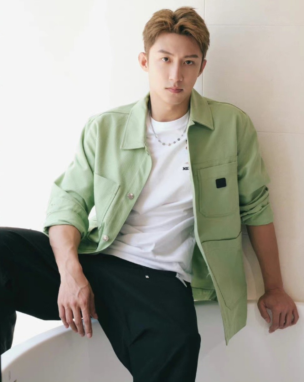 Hoang Canh Du tinh ai anh 1