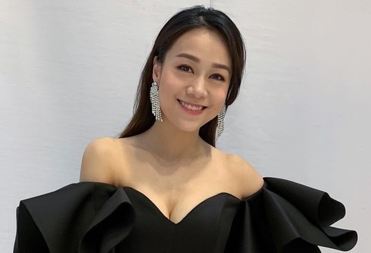 A hau Hoang Tam Dinh tro lai sau scandal ngoai tinh hinh anh