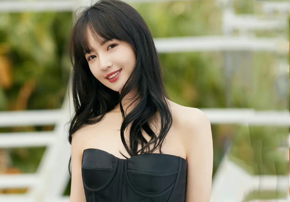 Tan Nguu Chinh Uy cong khai ban trai sau song gio voi Ngo Diec Pham hinh anh