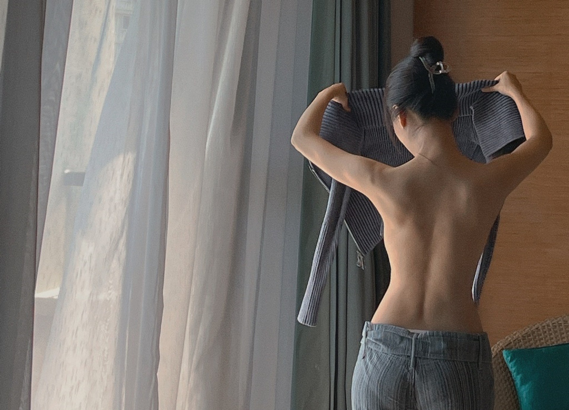 Ly Phi Nhi goi cam anh 1