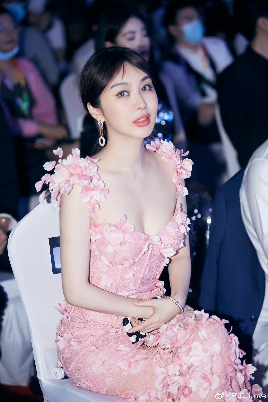 Ly Phi Nhi goi cam anh 3