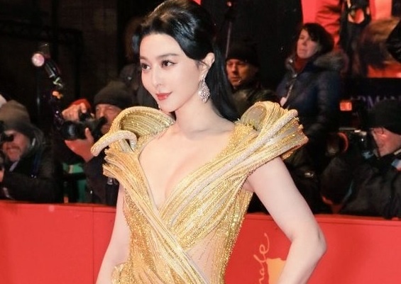 Pham Bang Bang va dan sao mac goi cam bat chap thoi tiet 2 do C hinh anh