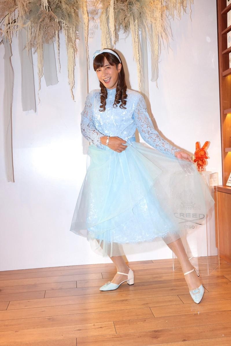 La Chí Tường giả gái ảnh 2 La Chi Tuong gia gai anh 2