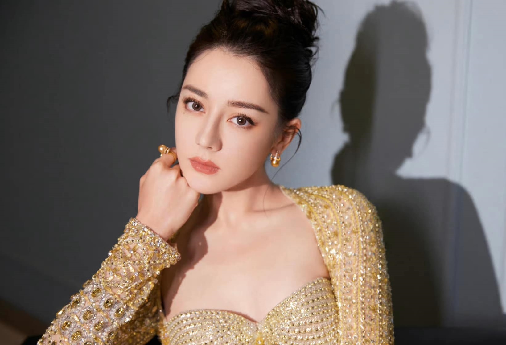 Trao luu lam dep cua Angelababy, Dich Le Nhiet Ba bi canh bao hinh anh