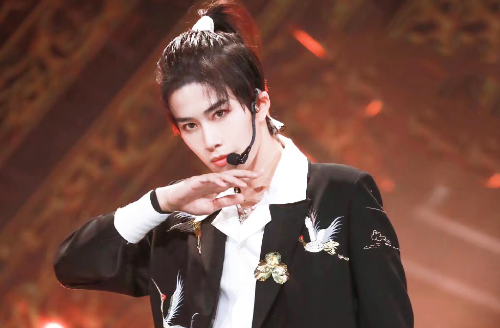 Nam ca si Trung Quoc mac ung thu giai doan cuoi o tuoi 27 hinh anh