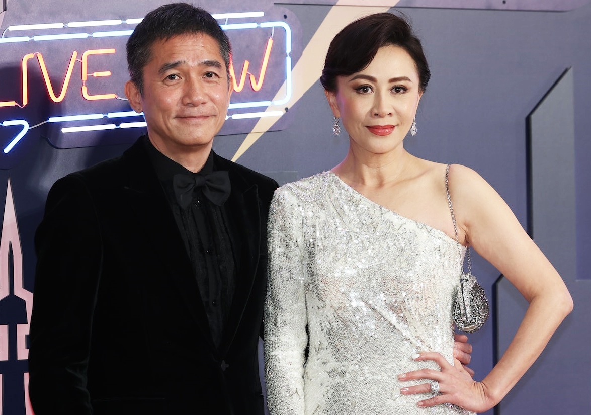 Luong Trieu Vy bi vay kin o Giai thuong Dien anh chau A hinh anh