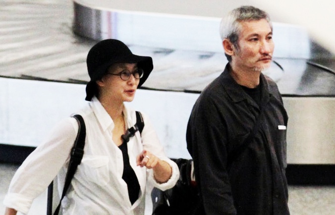 Chuyen tinh cua dao dien 'Hoang Phi Hong' va nu tro ly kem 30 tuoi hinh anh