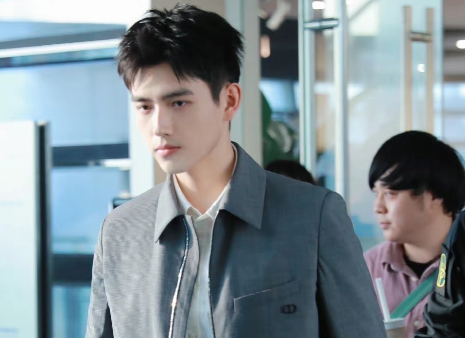 Tran Phi Vu tro lai dong phim sau scandal lo anh nong hinh anh