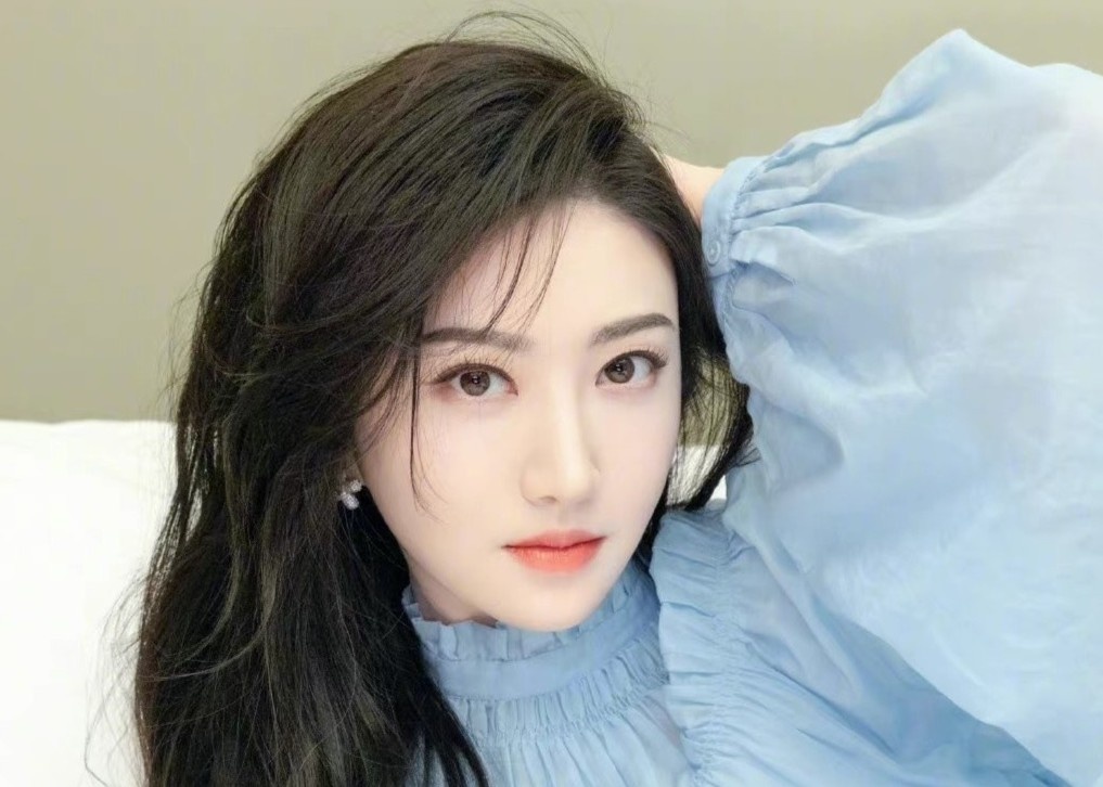 Vu Canh Diem bi phat tan 3 video nong: Truong Ke Khoa mat hop dong hinh anh