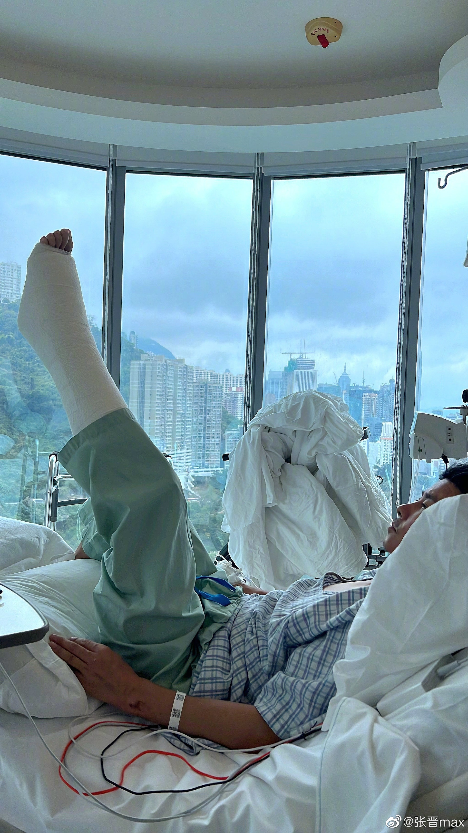 Truong Tan bi thuong anh 2