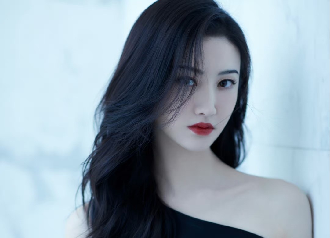 Noi buc xuc sau vu Canh Diem bi lo chuyen clip nong hinh anh