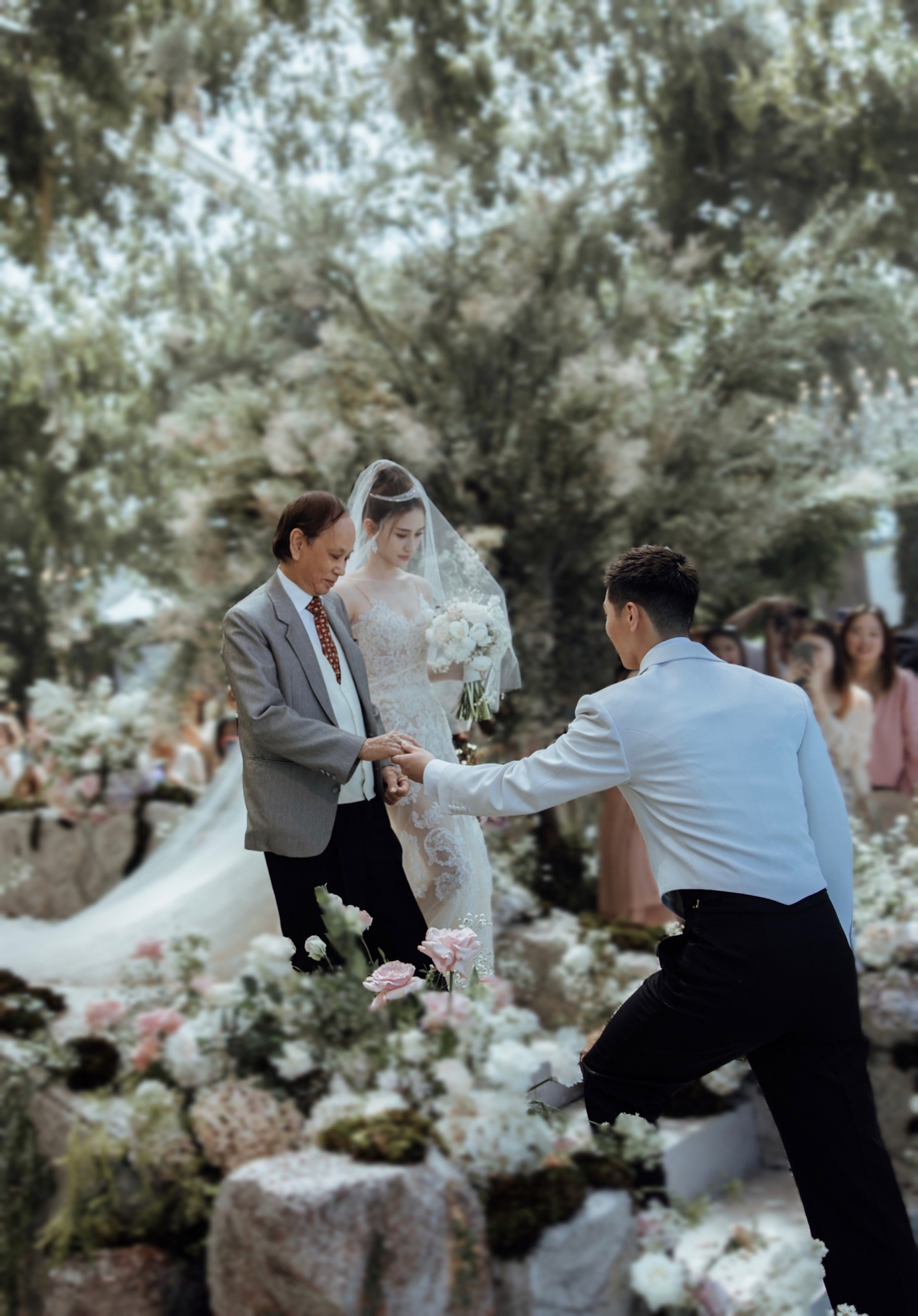 Hon le Ha Sieu Lien anh 1