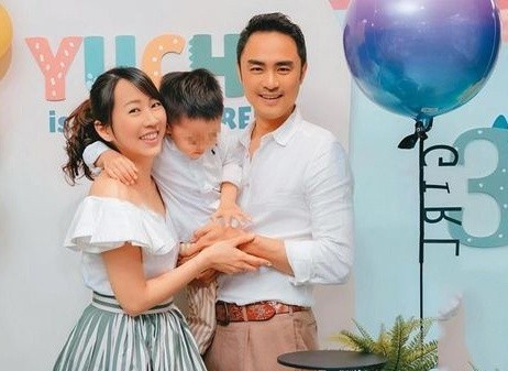 Minh Dao lan dau xuat hien cong khai cung vo hinh anh