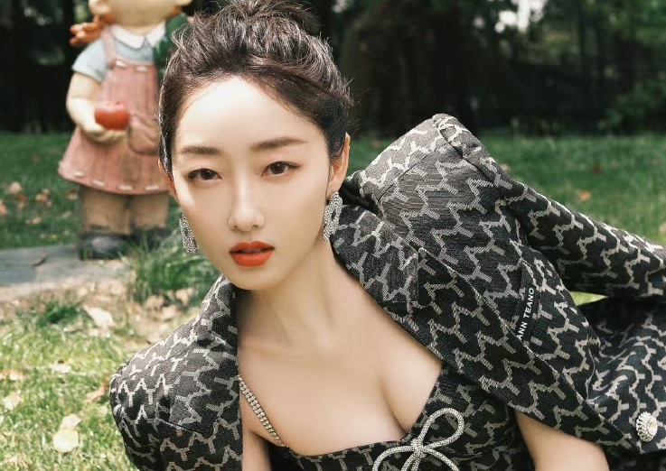 Tuong Mong Tiep bi quay len vung nhay cam, tong tien hinh anh