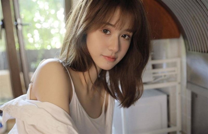 Nguoi mau Trung Quoc bi cam livestream vi lo hinh anh nhay cam hinh anh