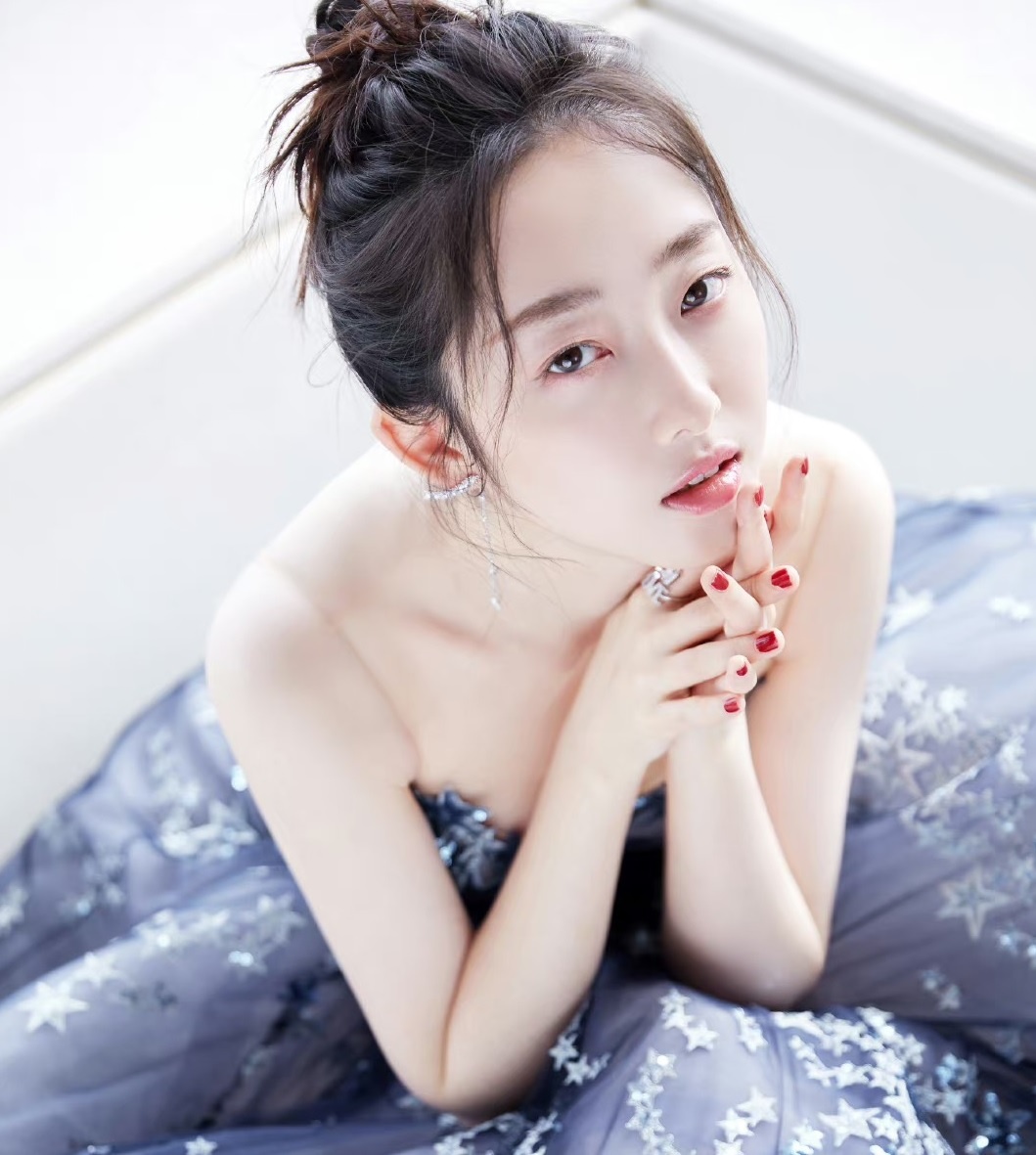 Nan quay len chup trom anh 1