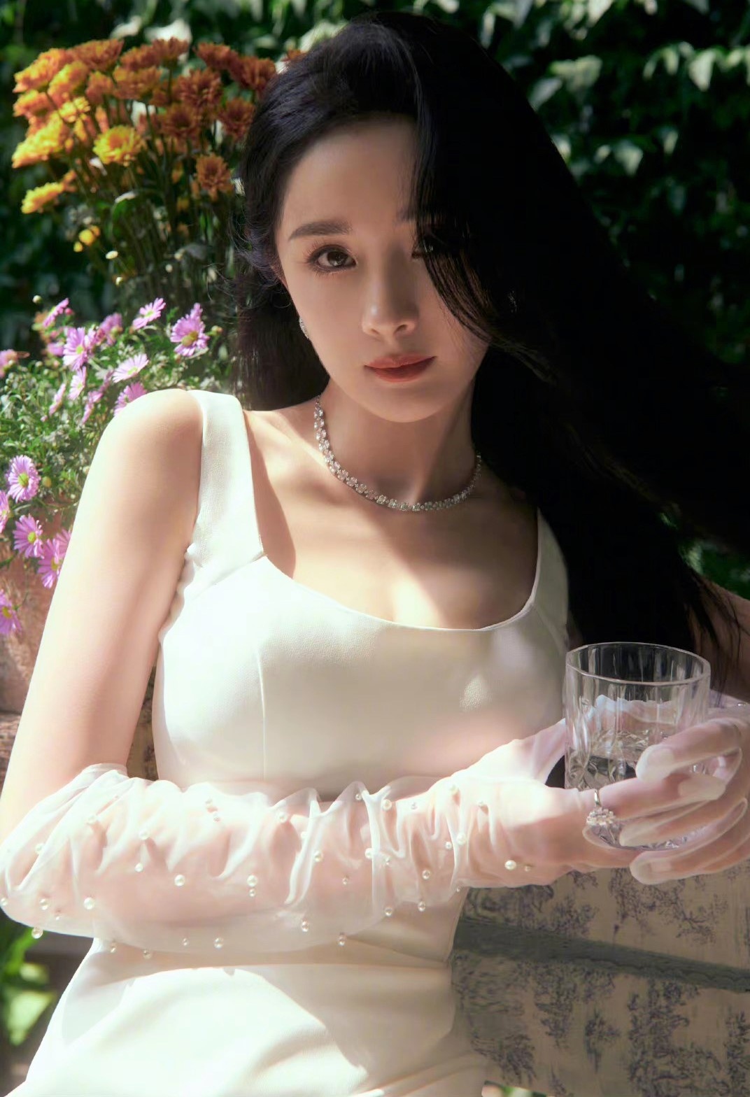 Nan quay len chup trom anh 2