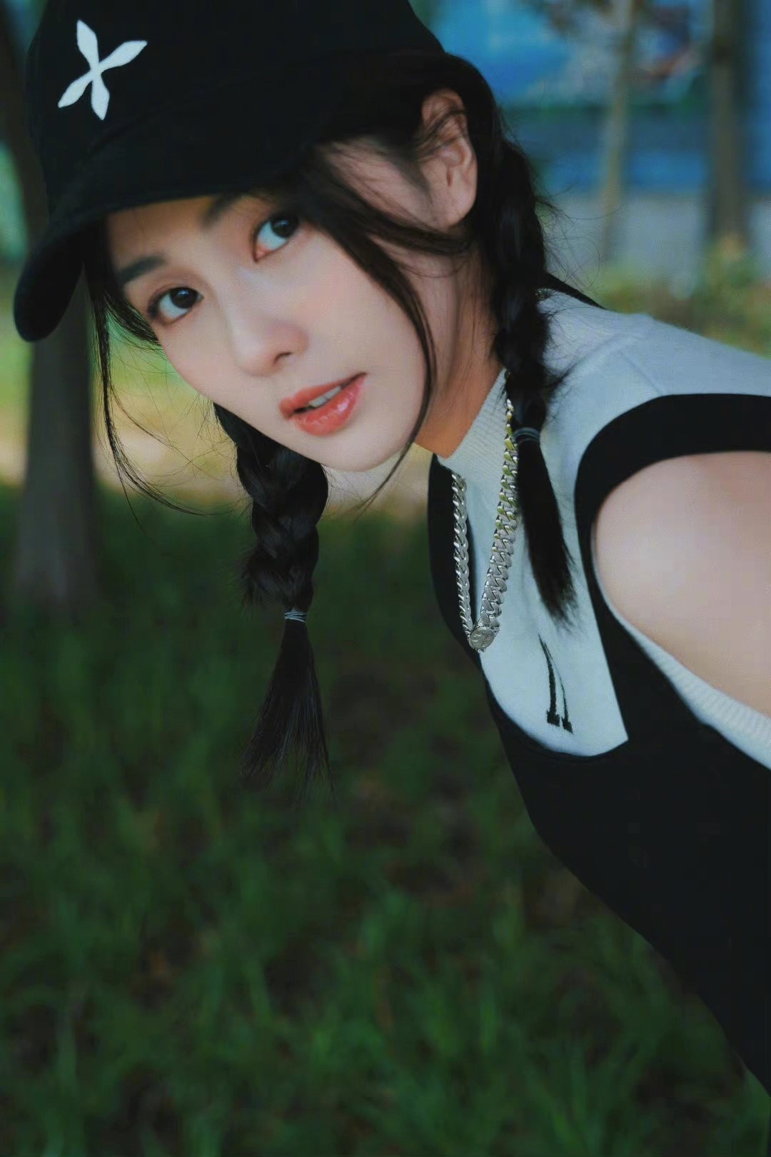 Nan quay len chup trom anh 3