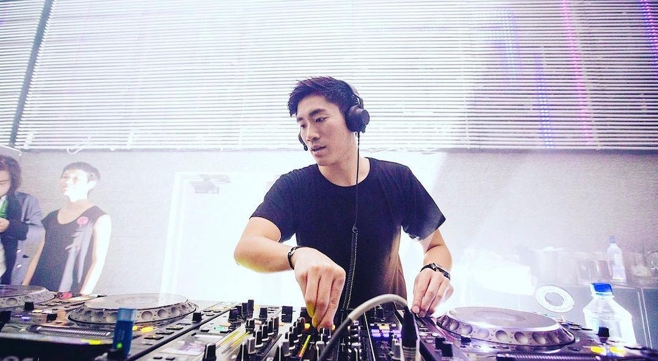 Tran Nha Tu hon nhan anh 1