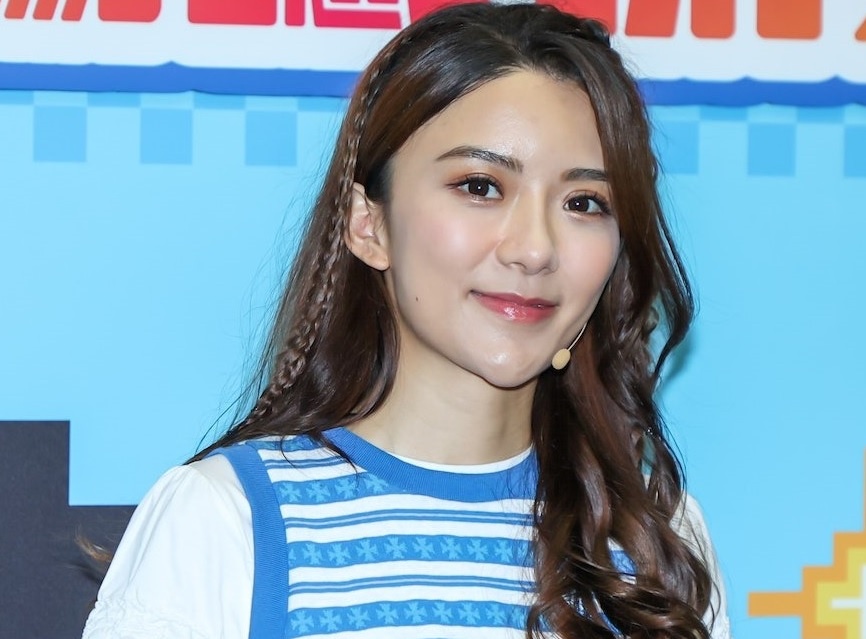 Nguoi dep TVB gay bat ngo vi guong mat bien dang hinh anh