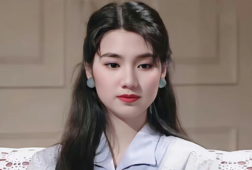 Hong Han ly hon khong chi vi chong ngoai tinh voi tro ly hinh anh