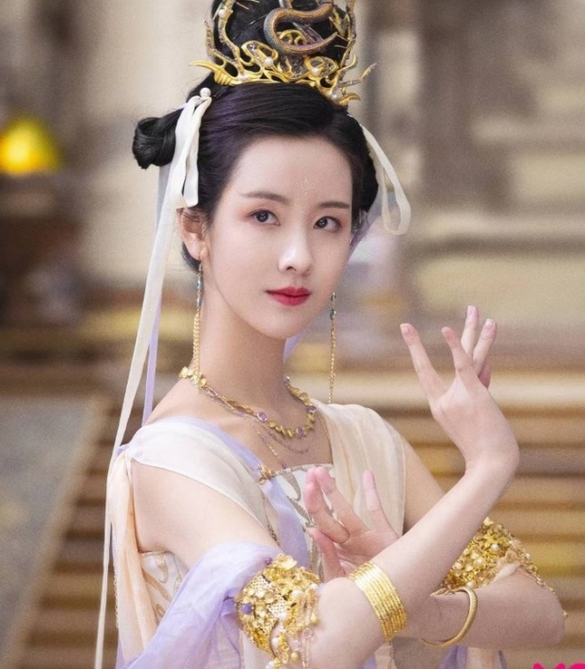 ngoai hinh sao Trung anh 3