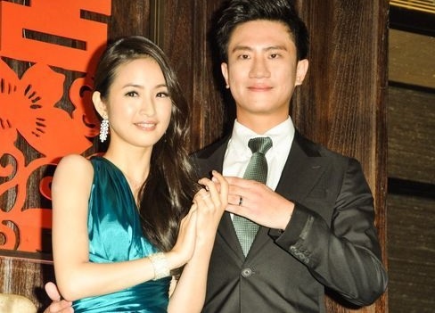 Hon nhan cua Lam Y Than sau hang loat tin don ran nut hinh anh