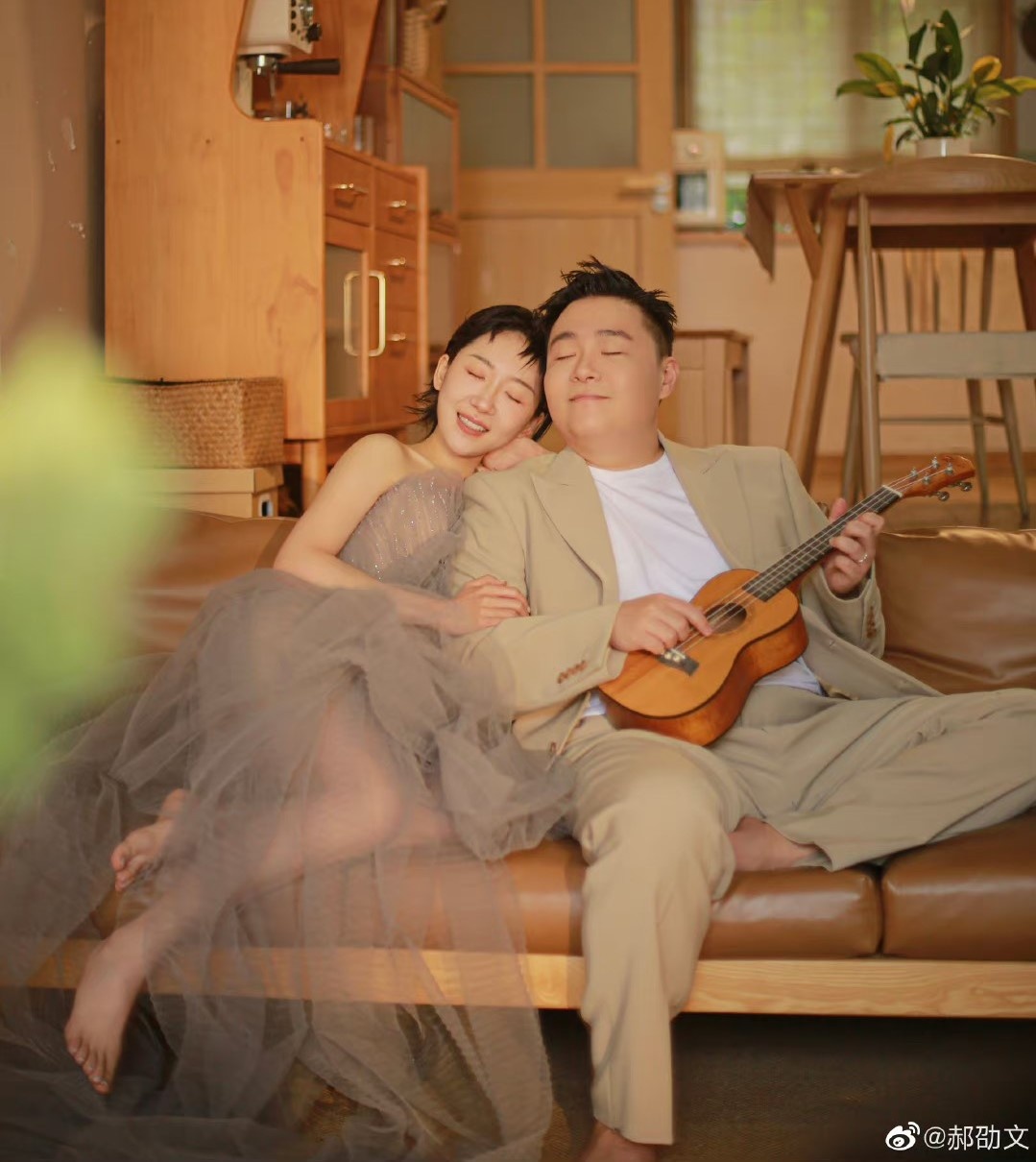 Hac Thieu Van cuoi anh 9