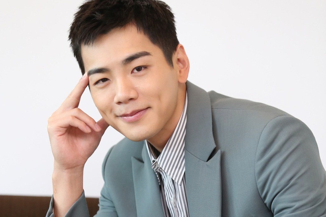 Sao noi tieng thua nhan 'tinh mot dem' ngay tren song truyen hinh hinh anh