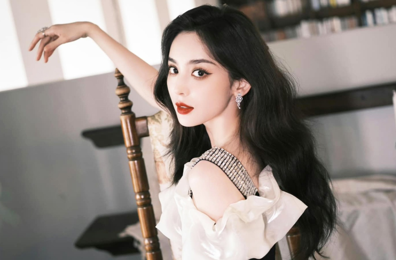 Co Luc Na Trat sau cu soc bi bao luc mang 7 nam truoc hinh anh