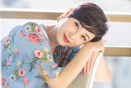 Hoa hau Tran Phap Dung lap di chuc hinh anh