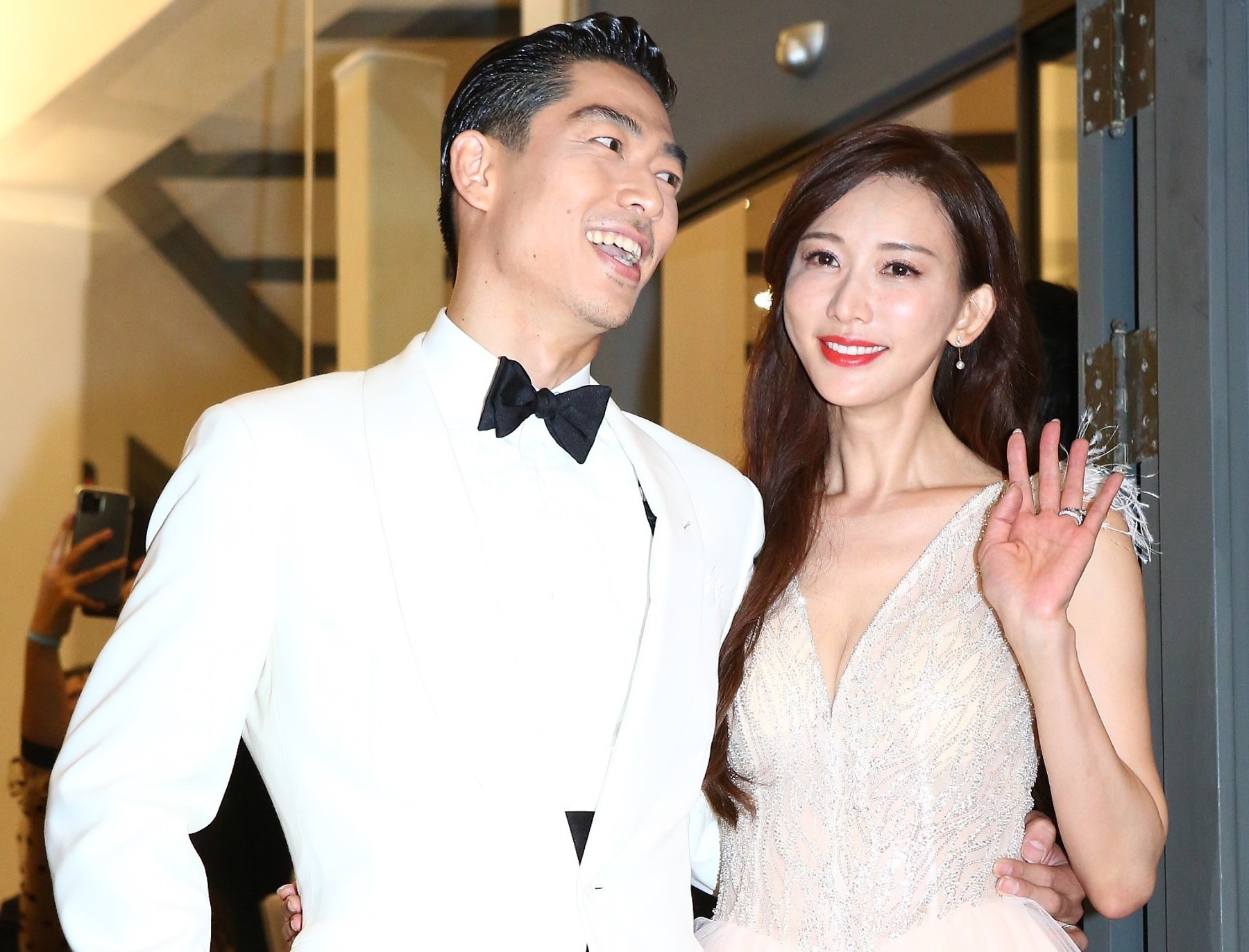 Lam Chi Linh chu dong cau hon nam ca si Nhat Ban hinh anh