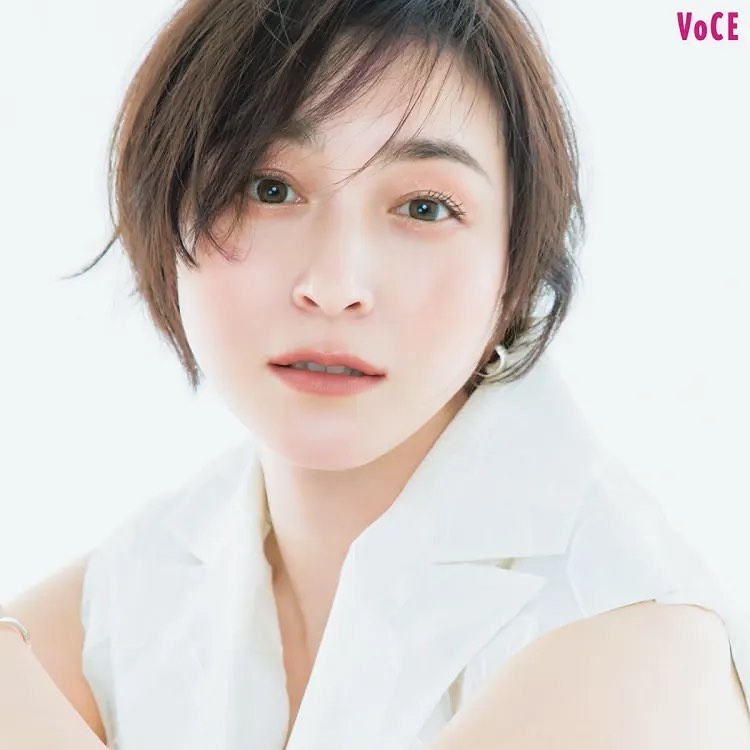 Ryoko Hirosue ngoai tinh anh 3