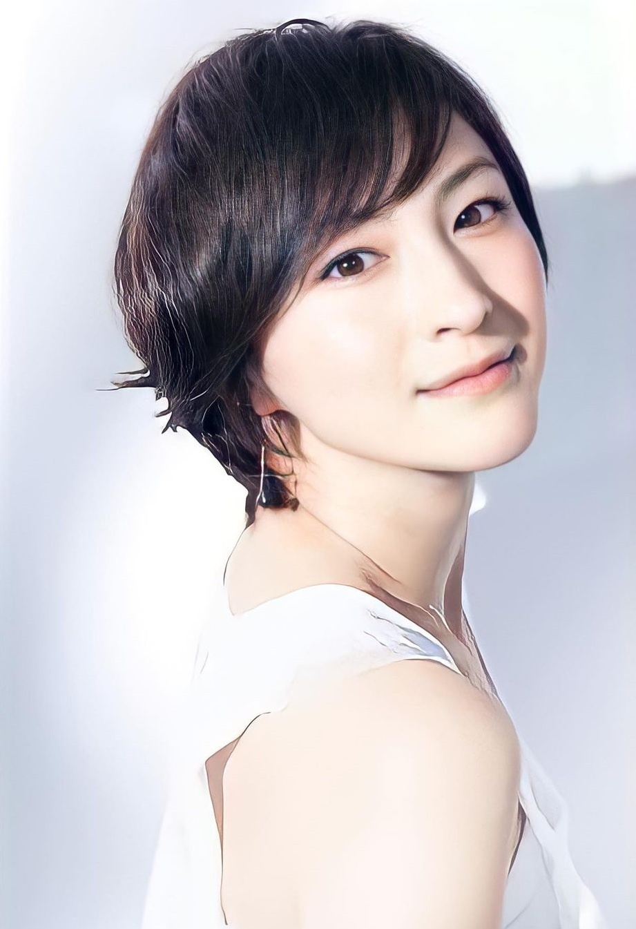 Ryoko Hirosue ngoai tinh anh 1