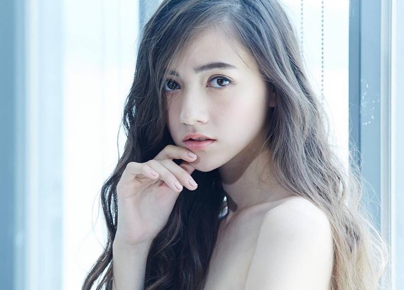 Nguoi mau lai Mong Co - Nga gay tranh cai khi vao vai Dat Ky hinh anh