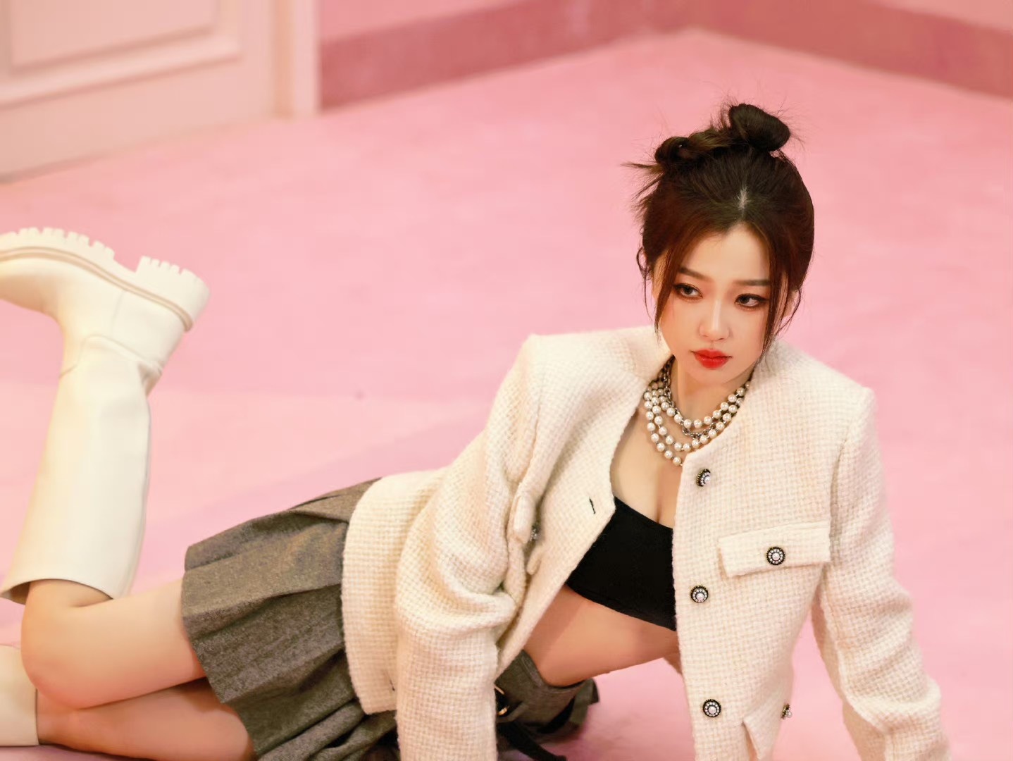 Ngu Thu Han doi tu anh 12