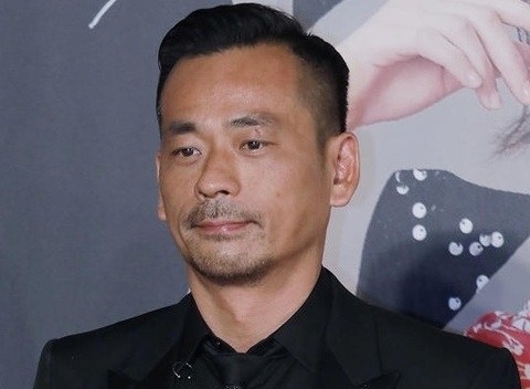 Cuoc song trong tu cua trum giai tri Chau Trac Hoa hinh anh