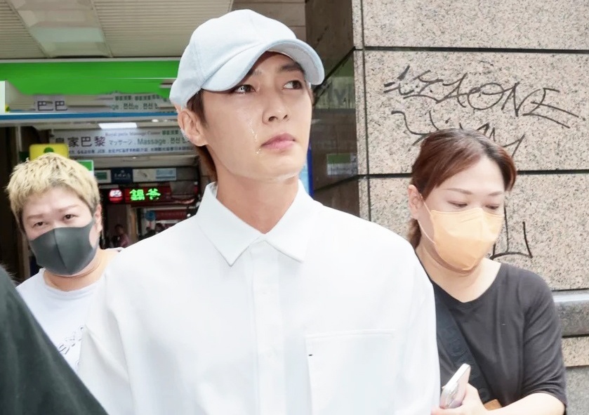 Dieu tra be boi cuong ep ban trai 17 tuoi cua Viem A Luan hinh anh