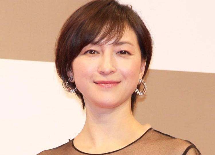 Ngoc nu Nhat Ban to chong va cong ty quan ly ham hai co mat su nghiep hinh anh