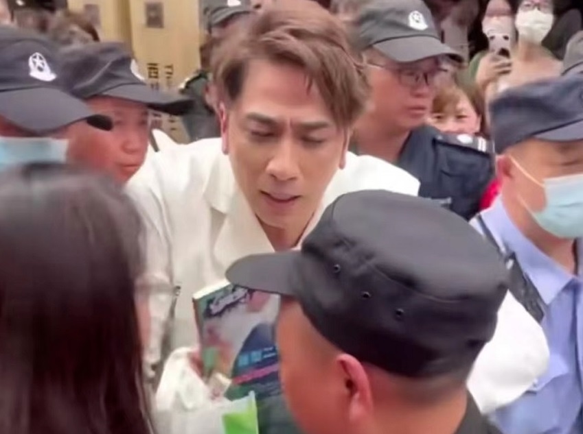 Ngo Trac Hy hoang so vi bi chen ep giua dam dong hon loan hinh anh