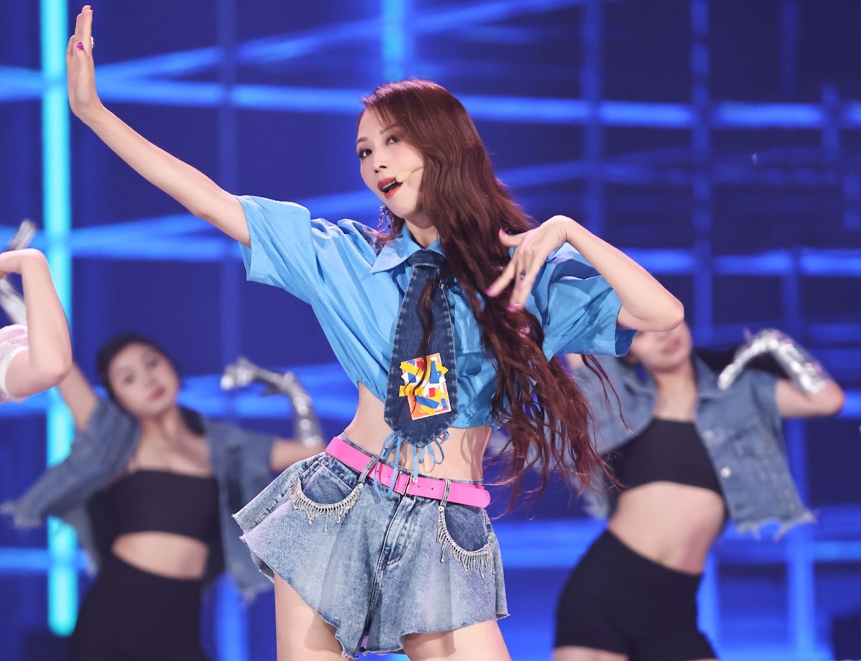 Sac voc gay sot cua Thai Thieu Phan o tuoi 50 hinh anh